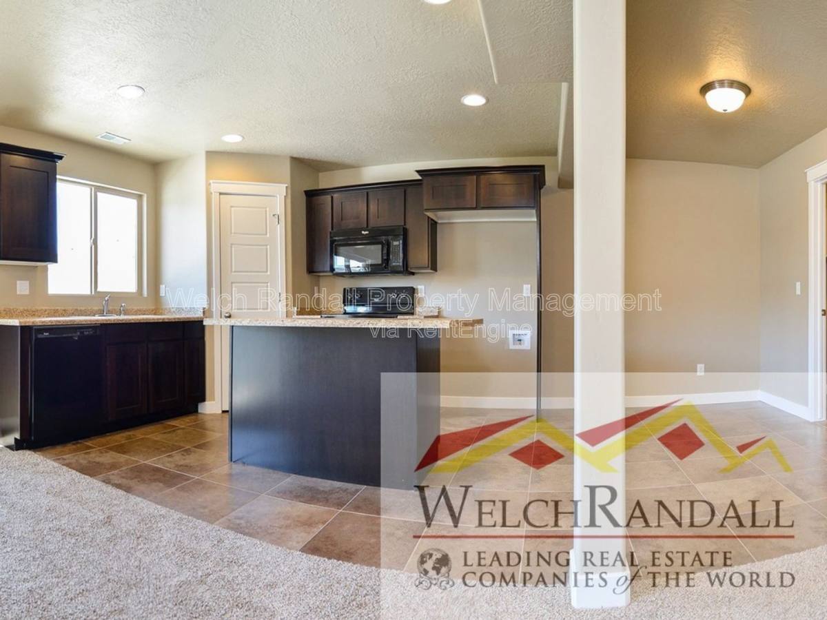 Townhouse for rent at 2433 Wellington Dr, Ogden, UT 84414