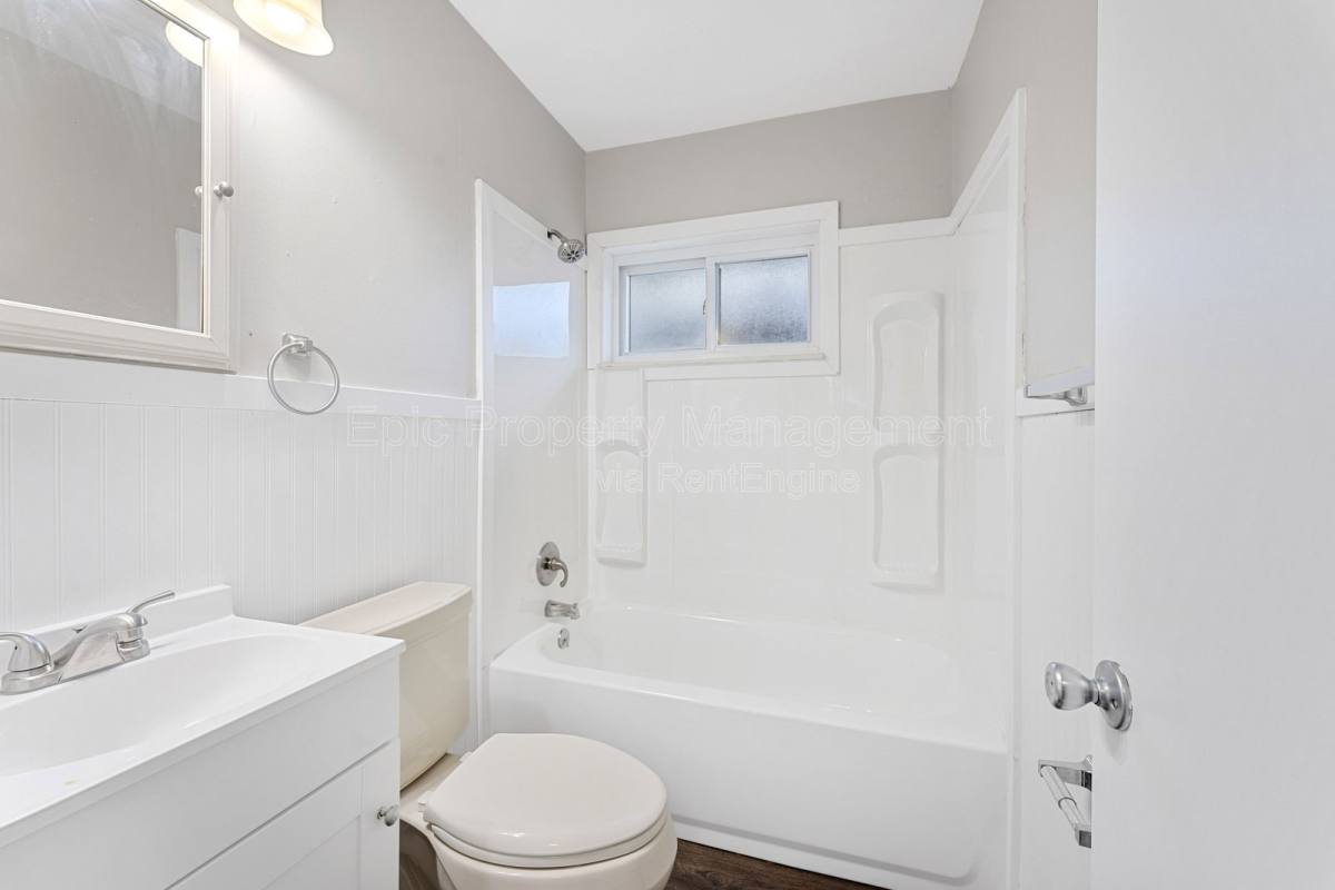 House for rent at 14069 Helen St, Southgate, MI 48195