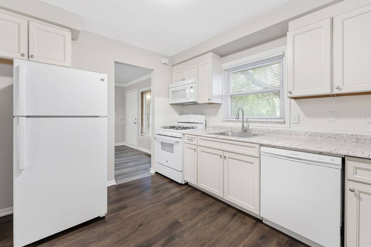House for rent at 14069 Helen St, Southgate, MI 48195