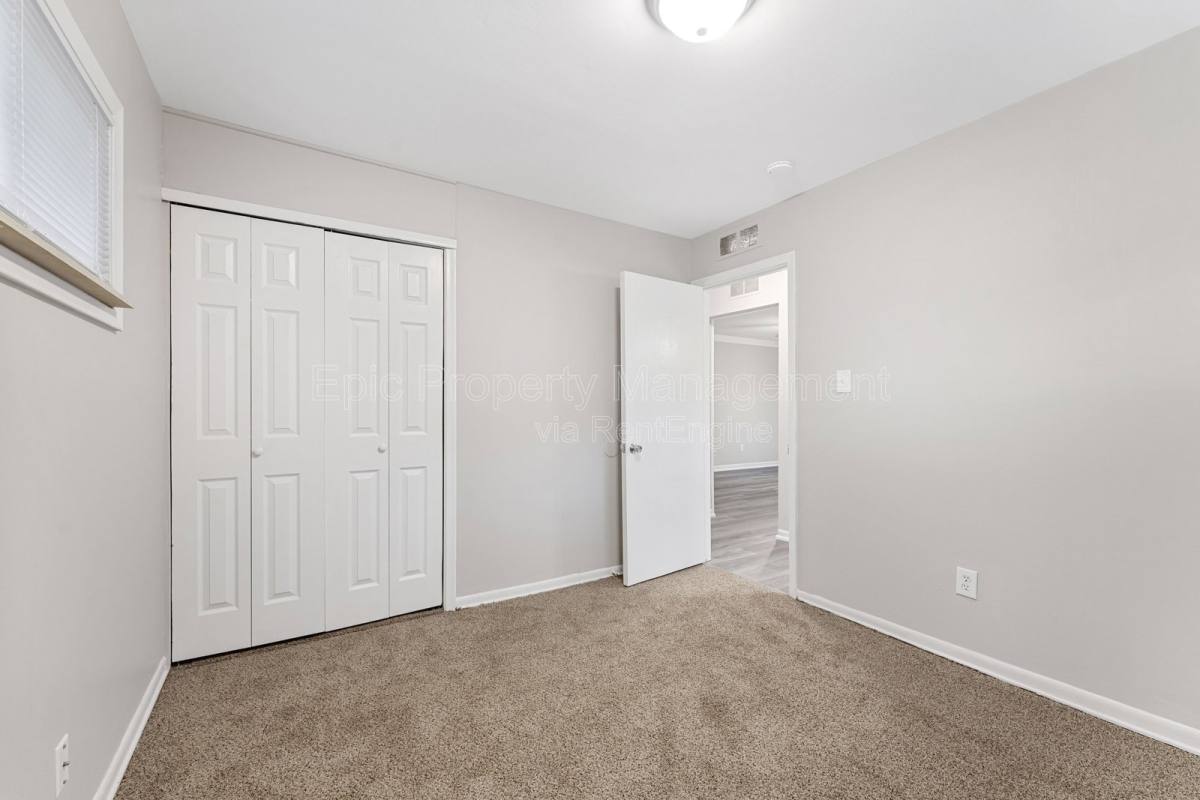 House for rent at 14069 Helen St, Southgate, MI 48195