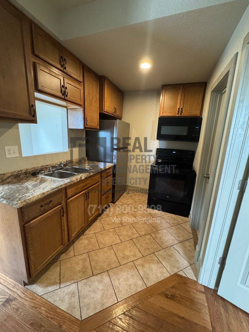 Apartment for rent at 902 W 11th St #6, Pueblo, CO 81003