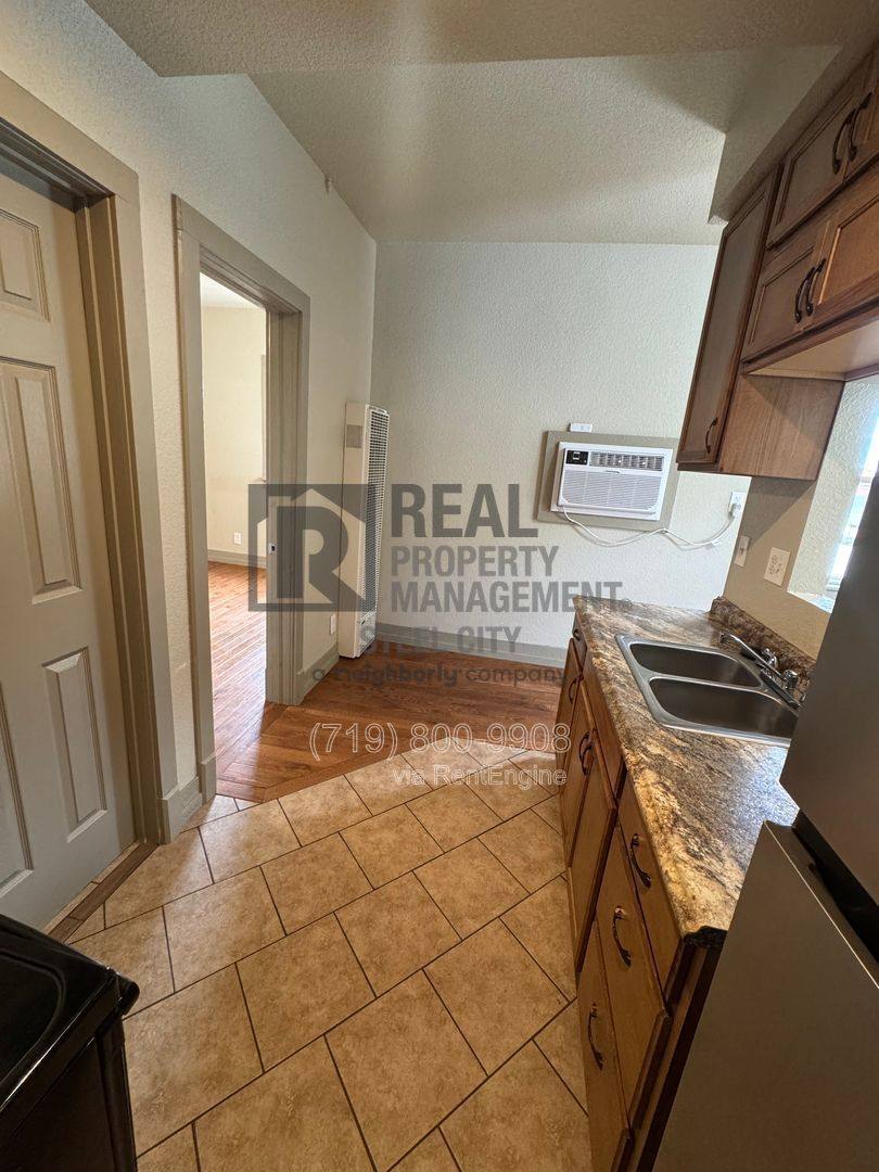 Apartment for rent at 902 W 11th St #6, Pueblo, CO 81003