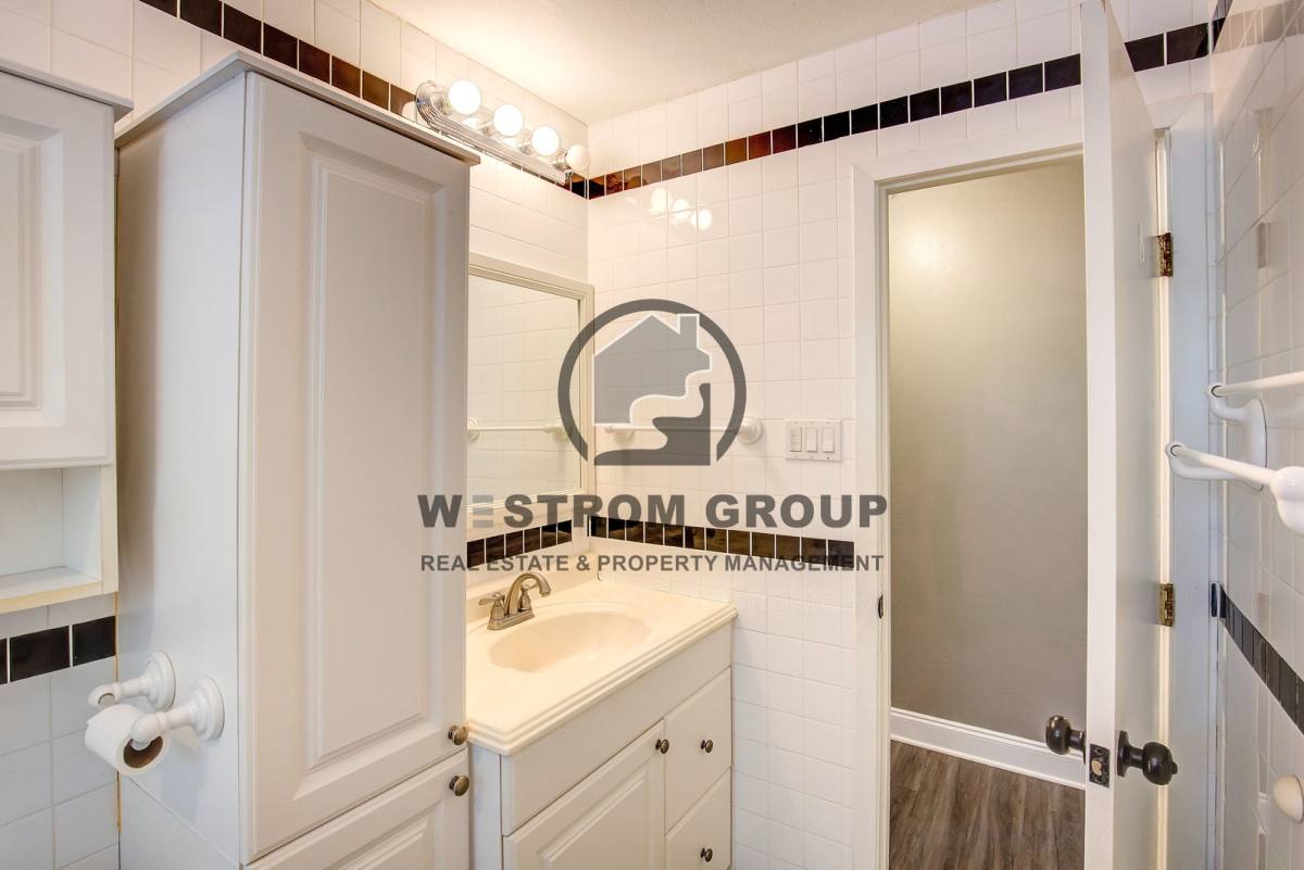 House for rent at 1308 Marshalldale Dr, Arlington, TX 76013