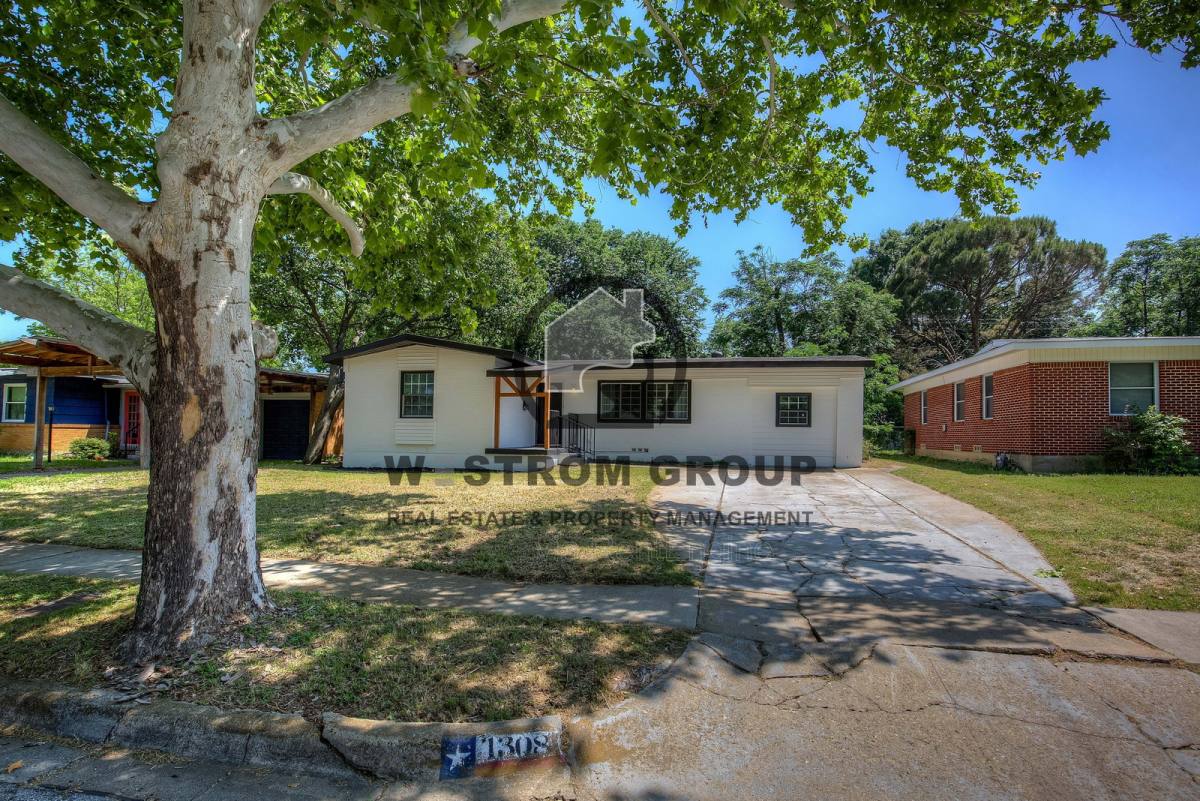House for rent at 1308 Marshalldale Dr, Arlington, TX 76013