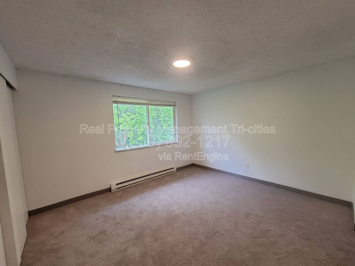 Apartment for rent at 2213 W 13th Ave #A, Kennewick, WA 99337