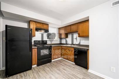 Apartment for rent at 264 Powell Circle #C, Columbus, OH 43204