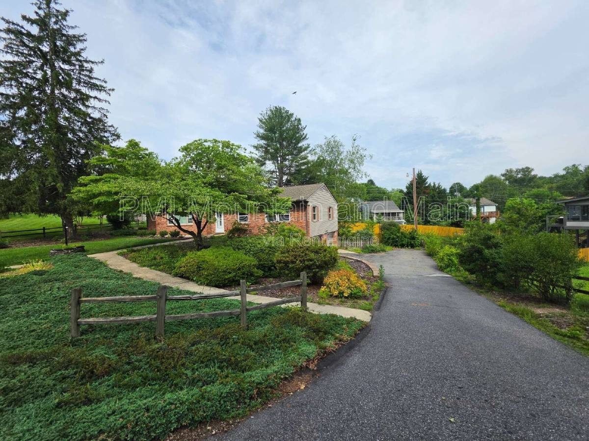 House for rent at 15 Ginell Circle, Asheville, NC 28804