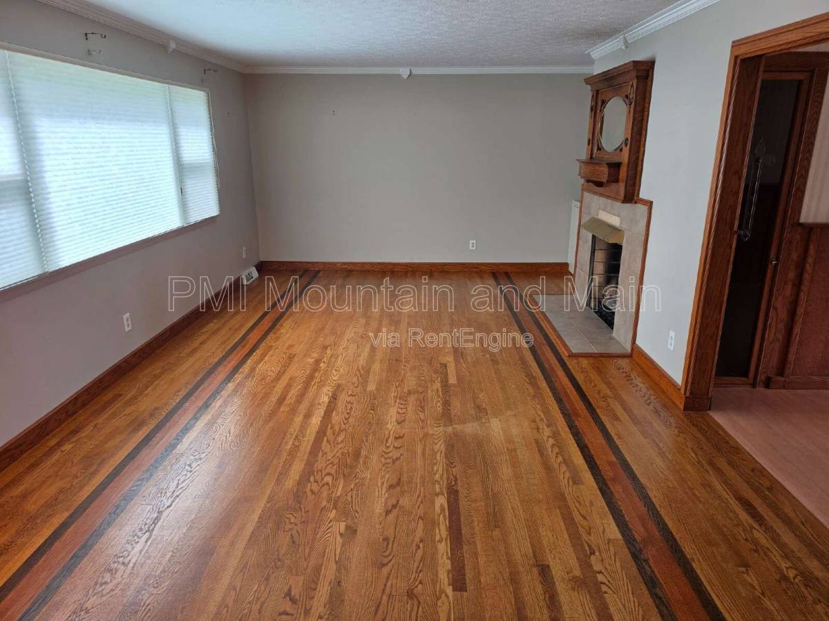 House for rent at 15 Ginell Circle, Asheville, NC 28804