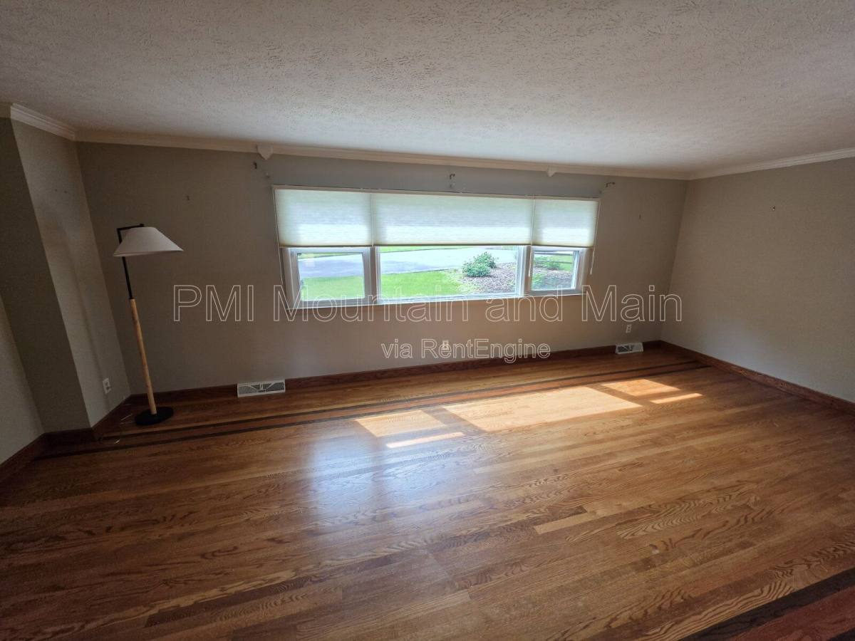 House for rent at 15 Ginell Circle, Asheville, NC 28804