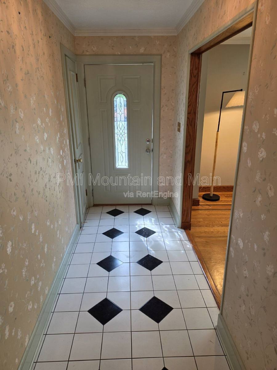 House for rent at 15 Ginell Circle, Asheville, NC 28804