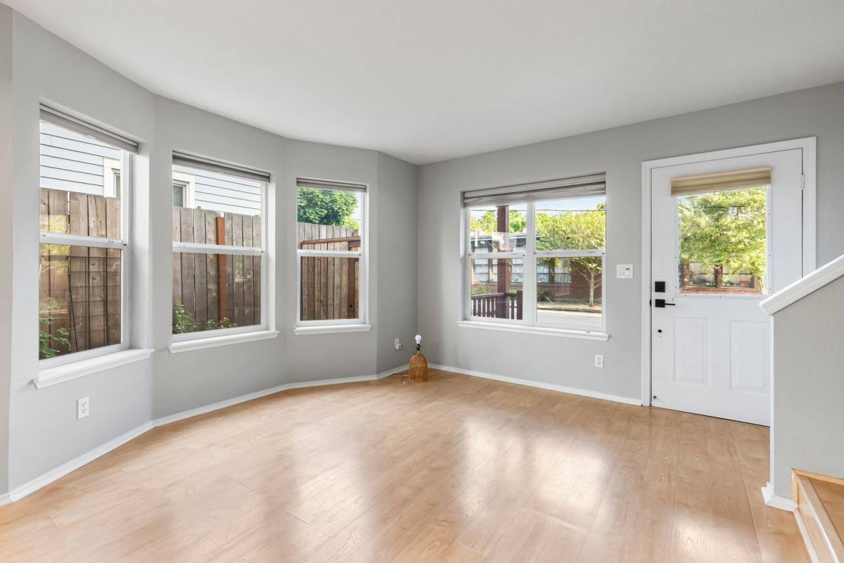 Townhouse for rent at 7 NE Morris St, Portland, OR 97212