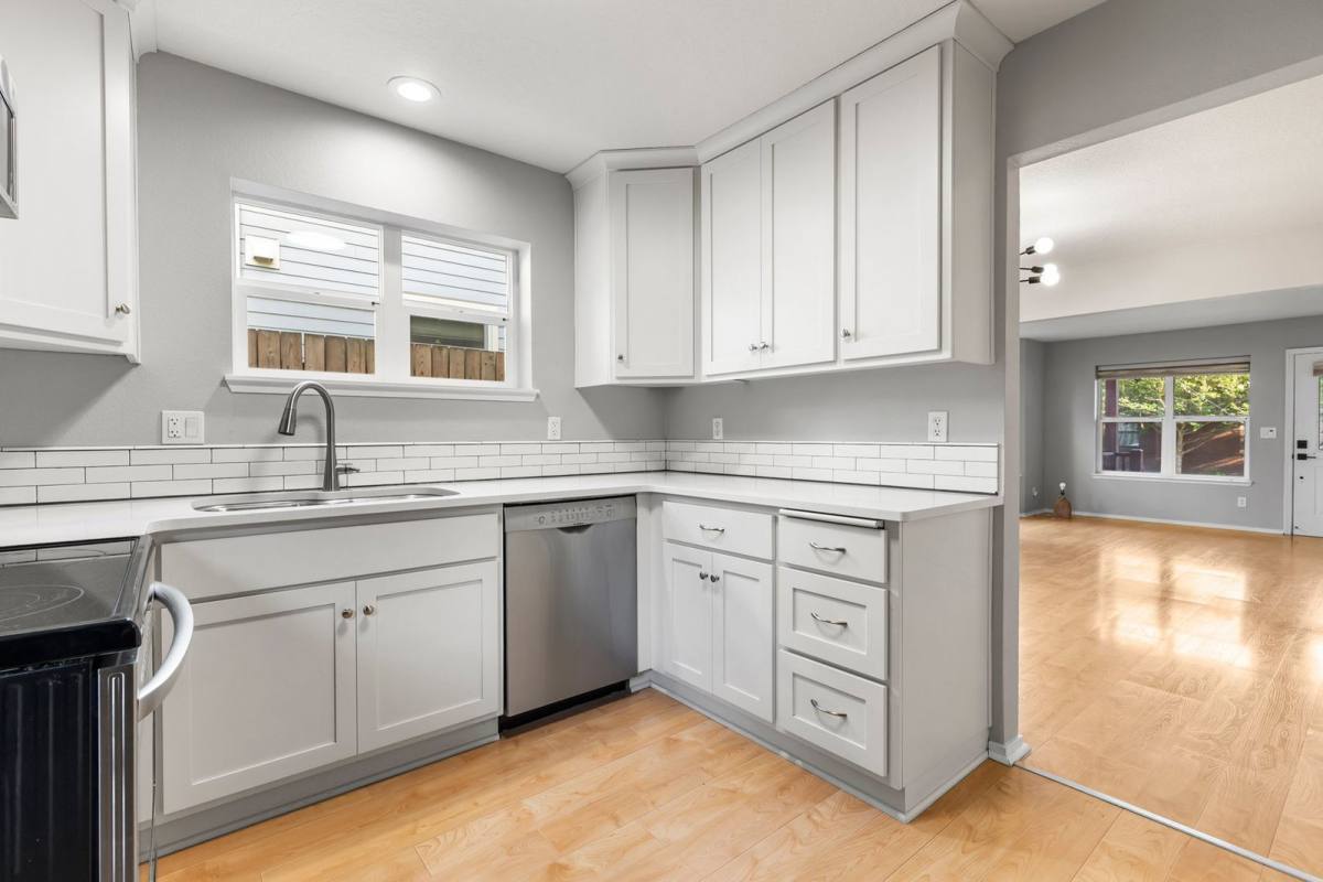 Townhouse for rent at 7 NE Morris St, Portland, OR 97212