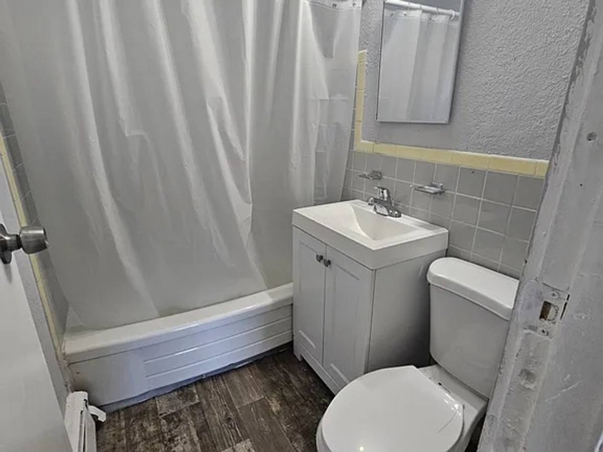 Apartment for rent at 1666 Clinton St, Aurora, CO 80010