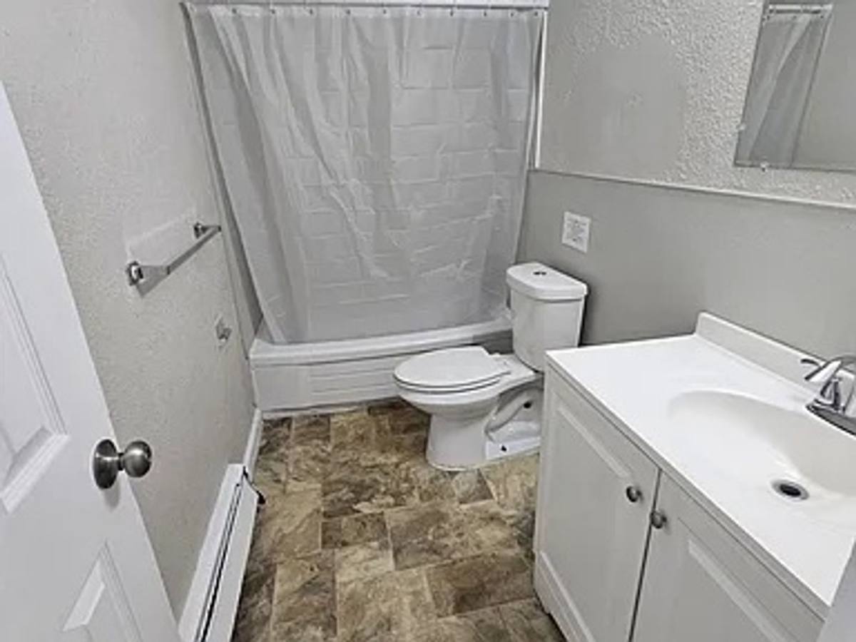 Apartment for rent at 1666 Clinton St, Aurora, CO 80010