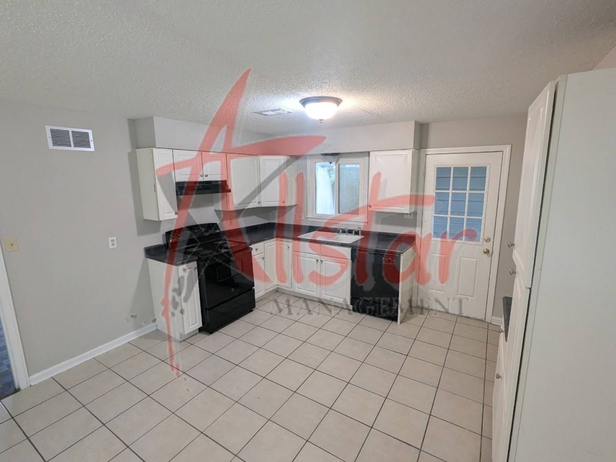 House for rent at 1319 Stateline Rd, Southaven, MS 38671