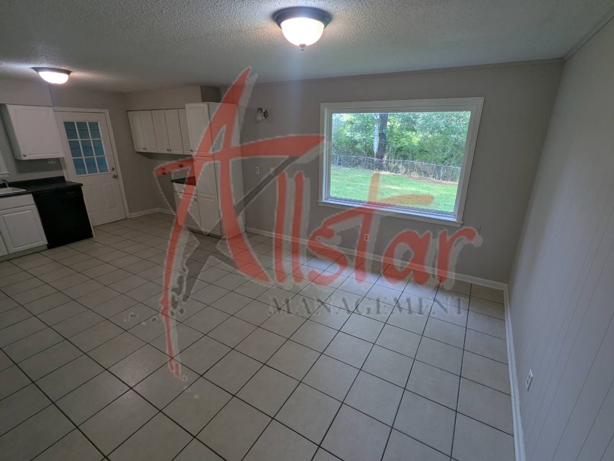 House for rent at 1319 Stateline Rd, Southaven, MS 38671