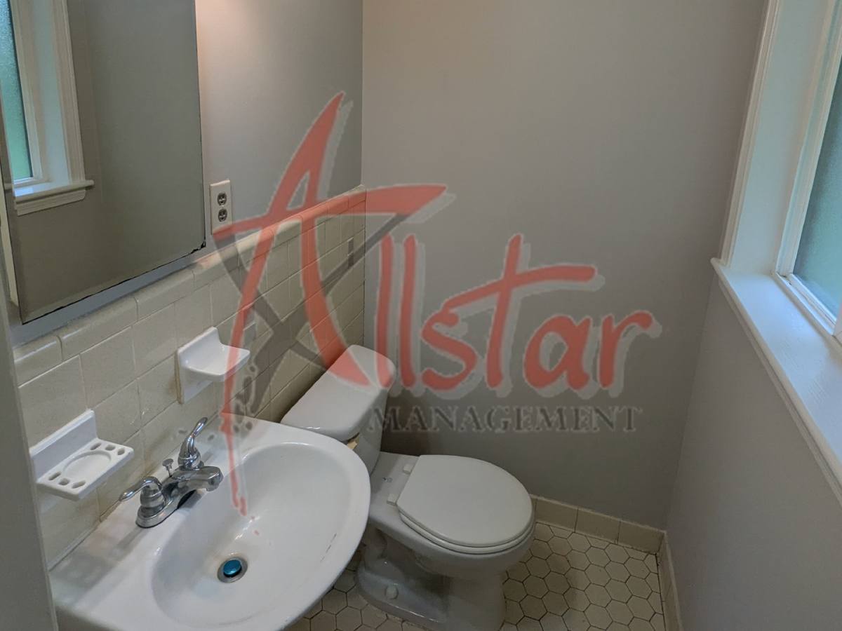 House for rent at 1319 Stateline Rd, Southaven, MS 38671