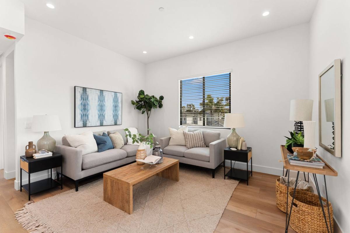 Apartment for rent at 6942 Glidden St, San Diego, CA 92111