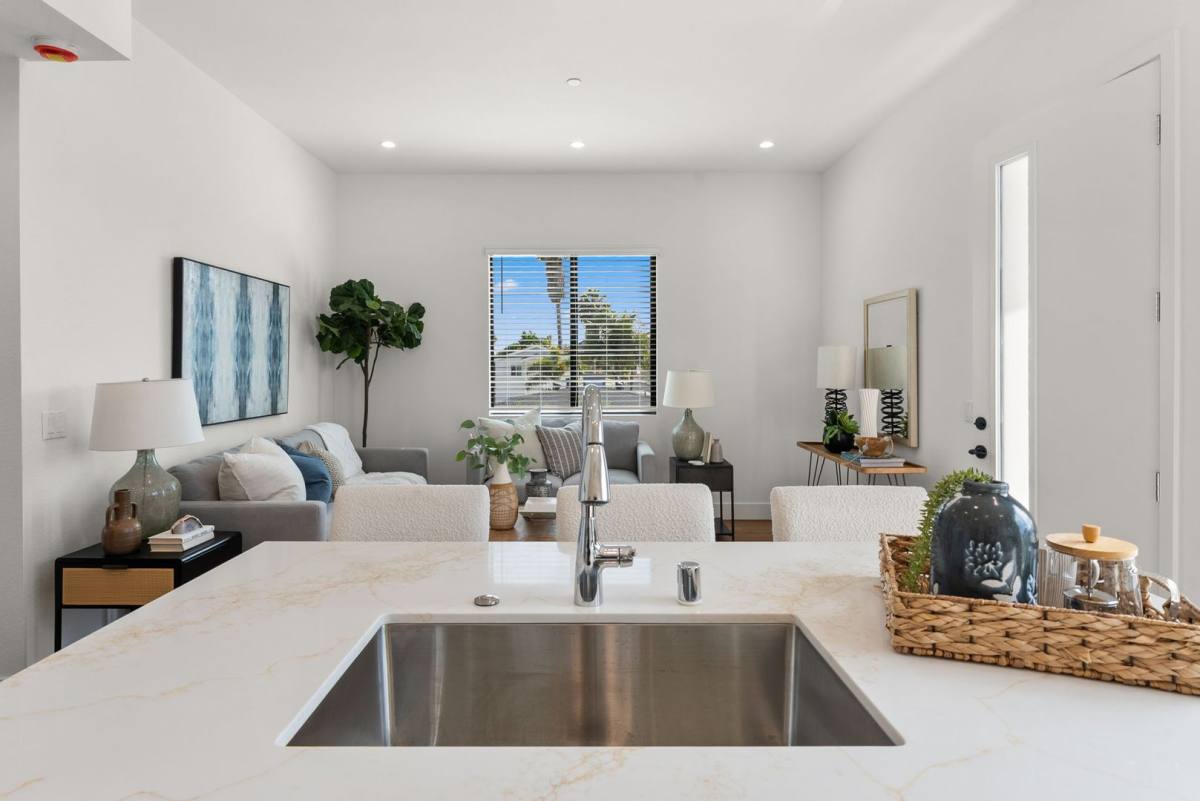 Apartment for rent at 6942 Glidden St, San Diego, CA 92111
