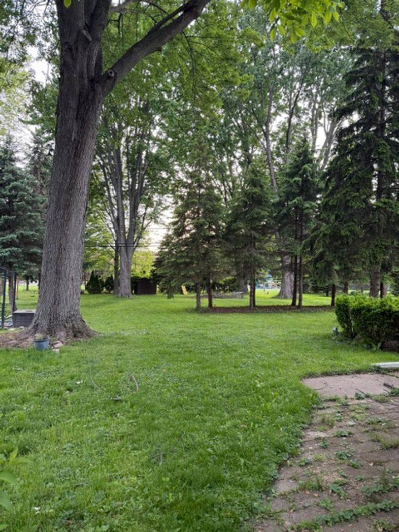 House for rent at 39675 Memory Lane, Harrison Township, MI 48045