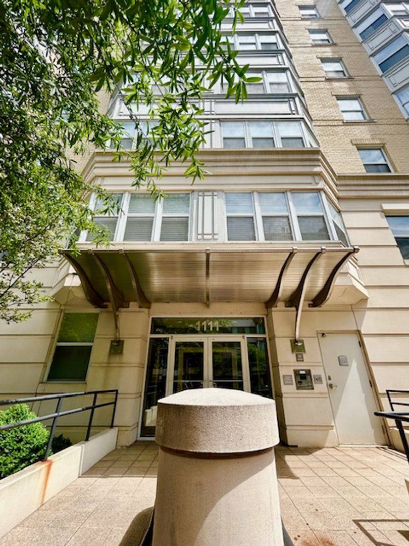 Apartment for rent at 1111 11th St NW, Washington, DC 20001