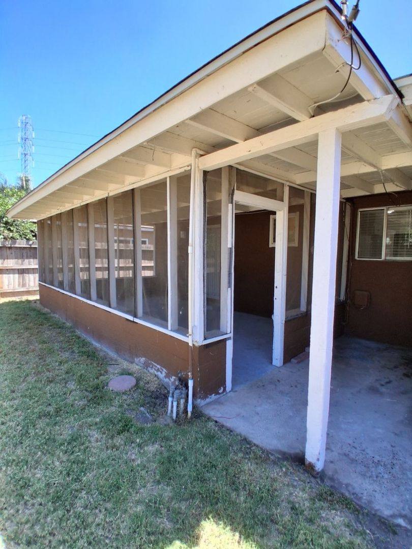 Condo for rent at 1419 N Winery Ave, Fresno, CA 93727