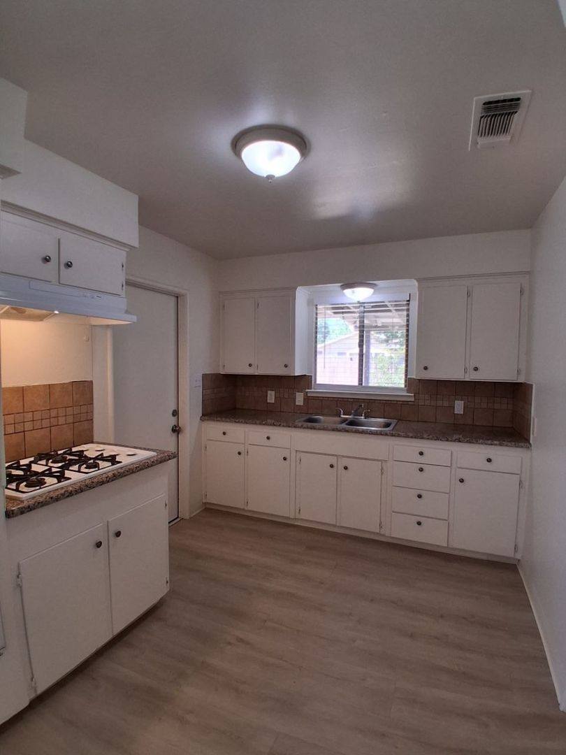 Condo for rent at 1419 N Winery Ave, Fresno, CA 93727