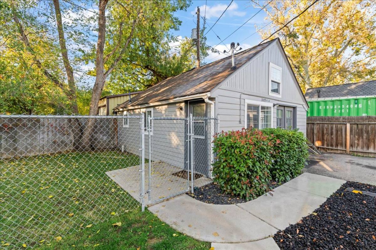 House for rent at 3009 W Overland Rd, Boise, ID 83705