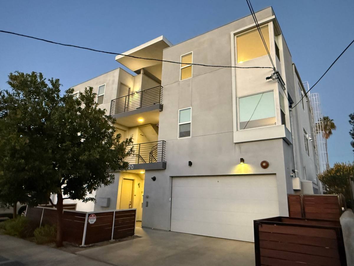 Apartment for rent at 5720 Klump Ave #3, North Hollywood, CA 91601