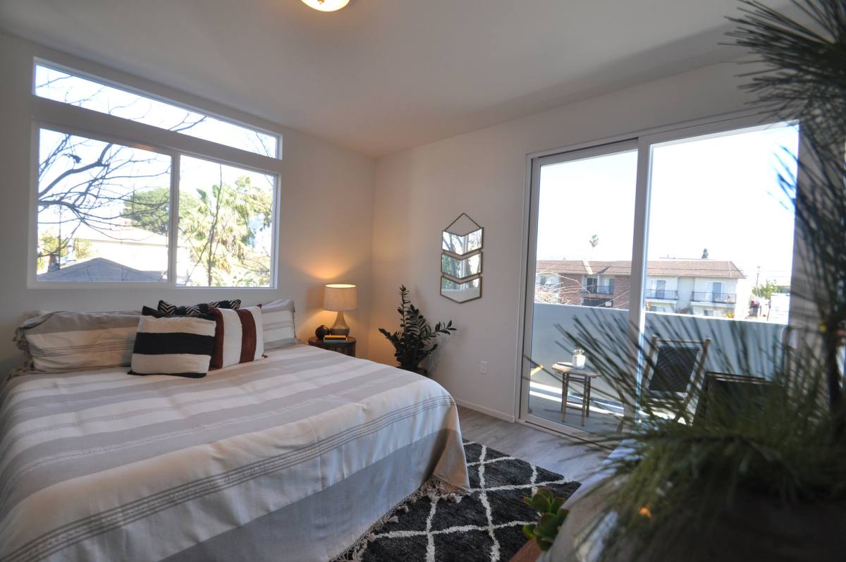 Apartment for rent at 5720 Klump Ave #3, North Hollywood, CA 91601