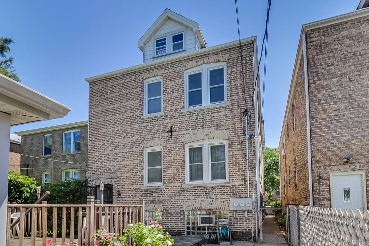Apartment for rent at 1814 Wesley Ave, Berwyn, IL 60402