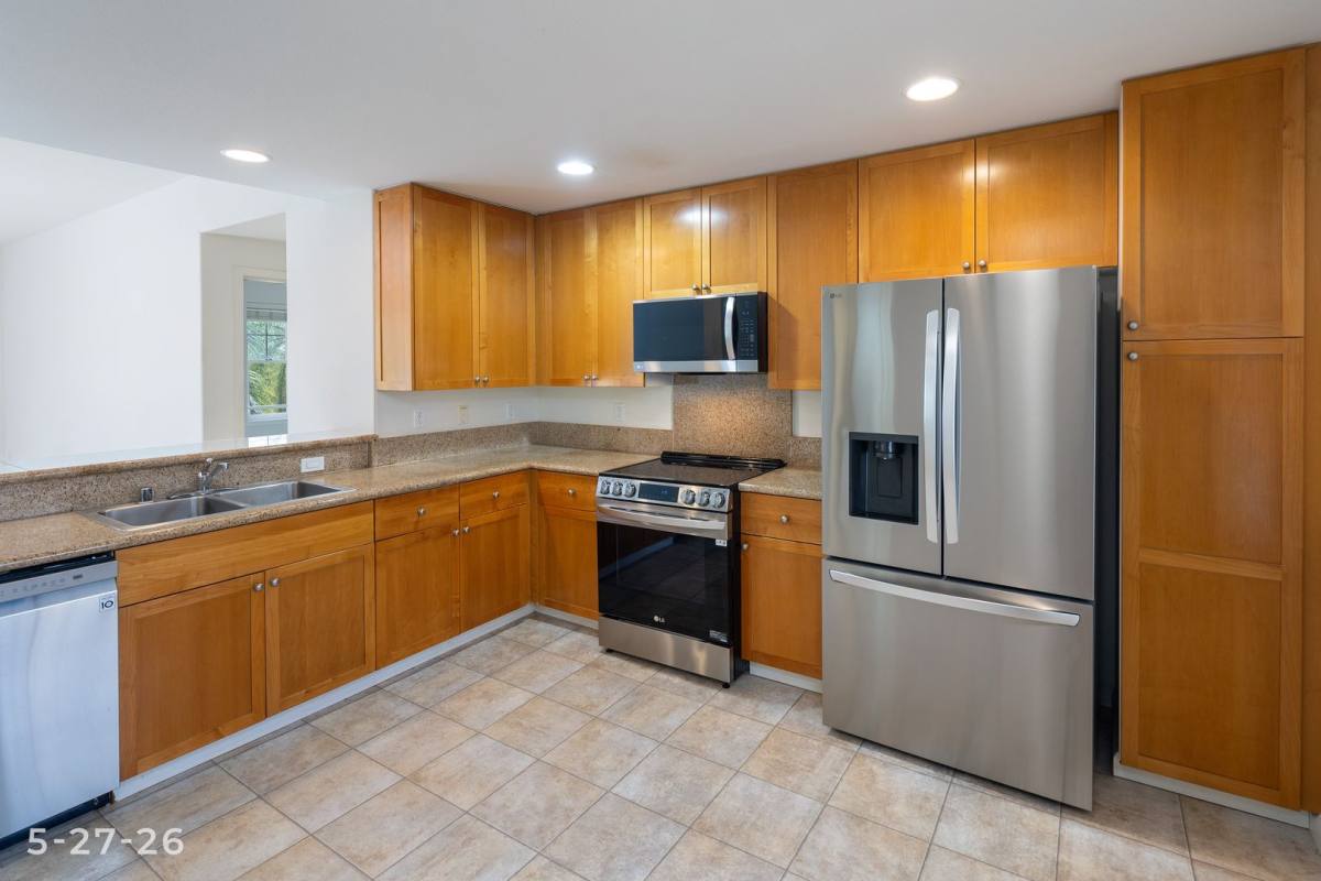 House for rent at 520 Lunalilo Home Rd, Honolulu, HI 96825