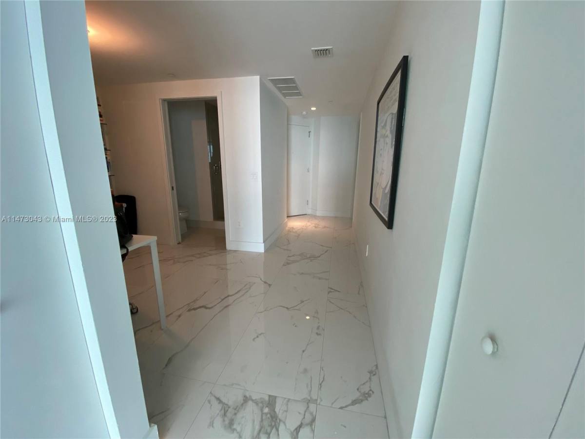 Apartment for rent at 650 NE 32nd St, Miami, FL 33137