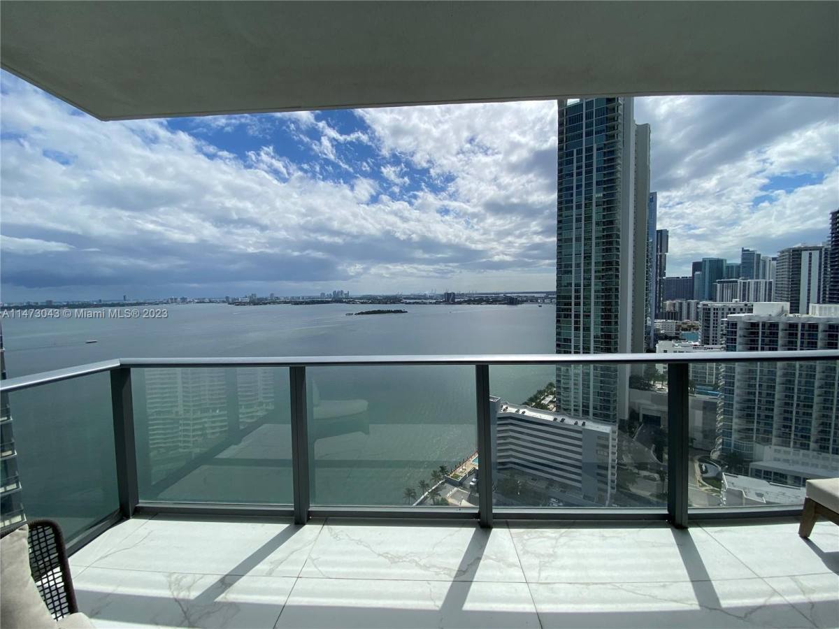 Apartment for rent at 650 NE 32nd St, Miami, FL 33137