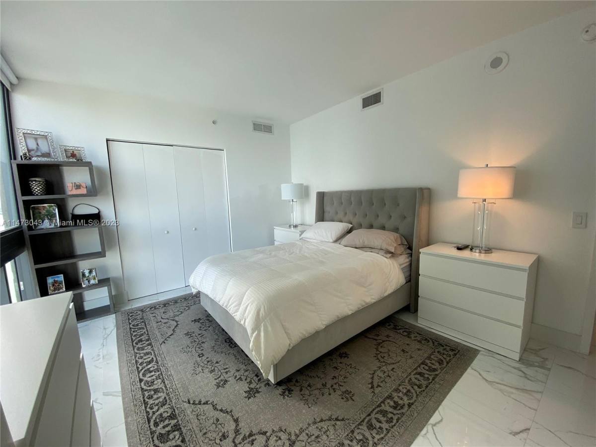 Apartment for rent at 650 NE 32nd St, Miami, FL 33137