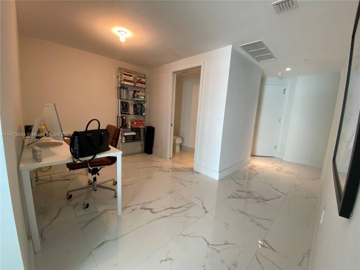 Apartment for rent at 650 NE 32nd St, Miami, FL 33137