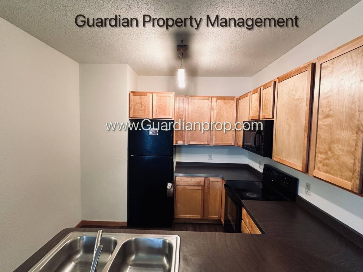 Apartment for rent at 811 4th St SE, Minneapolis, MN 55414