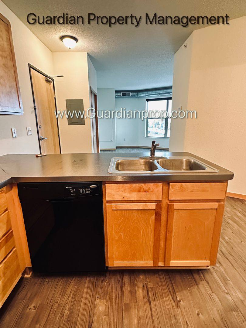 Apartment for rent at 811 4th St SE, Minneapolis, MN 55414