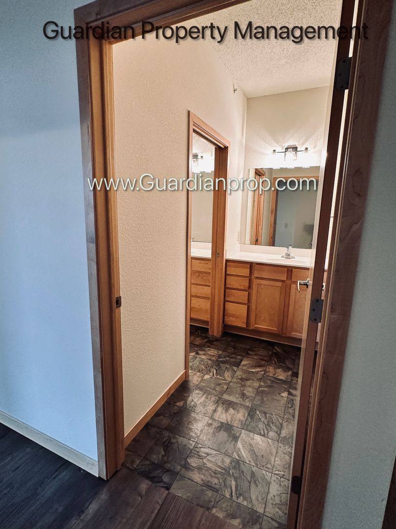 Apartment for rent at 811 4th St SE, Minneapolis, MN 55414