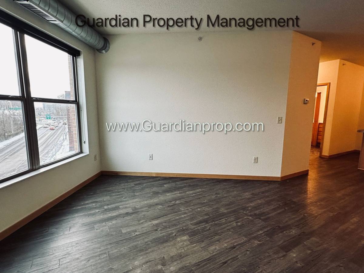 Apartment for rent at 811 4th St SE, Minneapolis, MN 55414