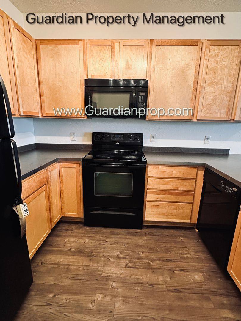 Apartment for rent at 811 4th St SE, Minneapolis, MN 55414