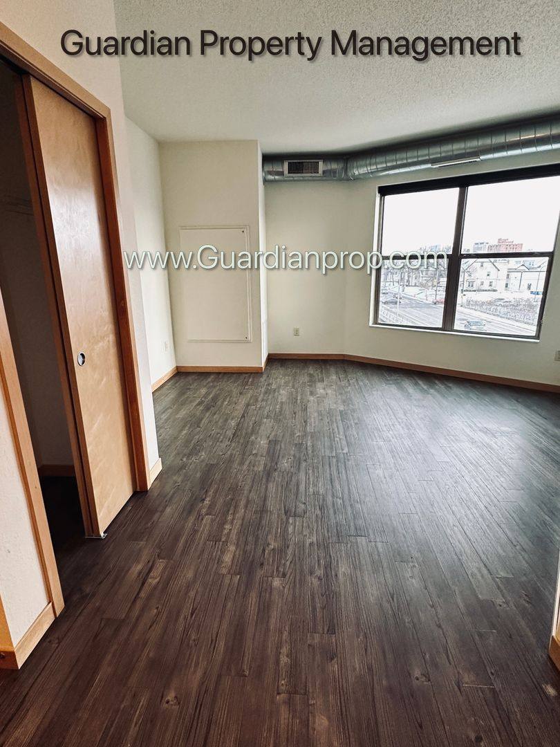 Apartment for rent at 811 4th St SE, Minneapolis, MN 55414