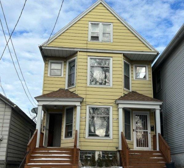 Apartment for rent at 922 E Hamilton St, Milwaukee, WI 53202