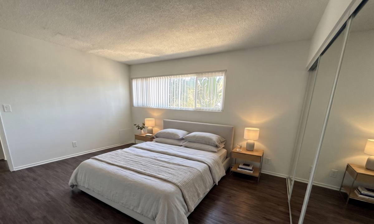 Apartment for rent at 17950 Burbank Blvd, Encino, CA 91316