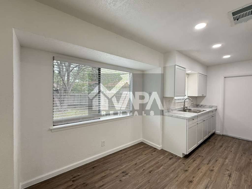 House for rent at 5419 Lake Grove Dr, San Antonio, TX 78244