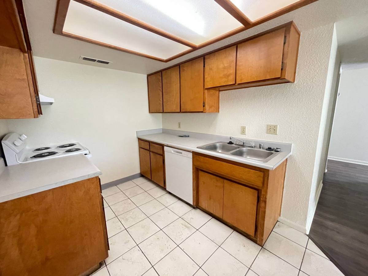Apartment for rent at 814 Almond St, Yuba City, CA 95991