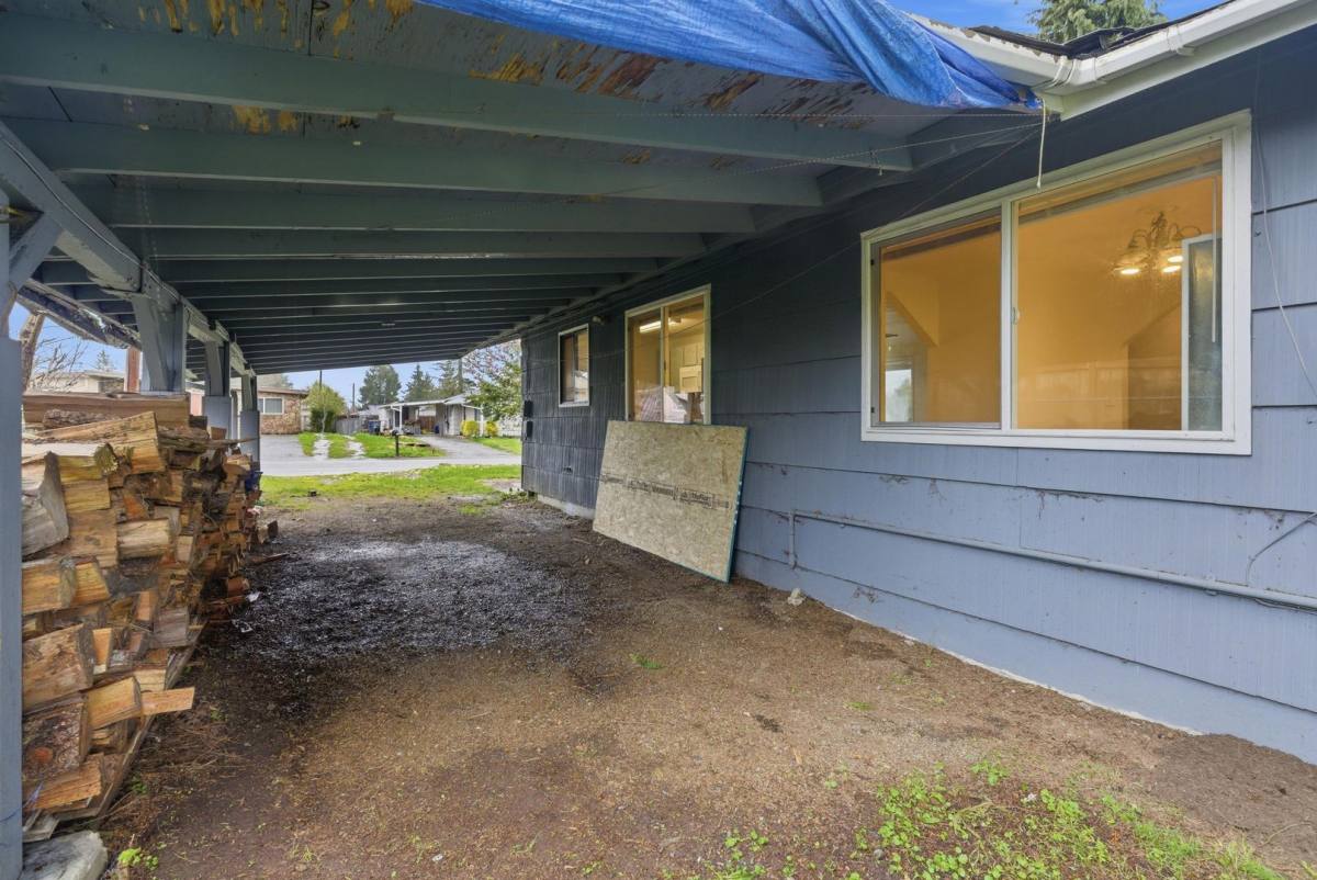 House for rent at 11851 SE 170th Place, Renton, WA 98058
