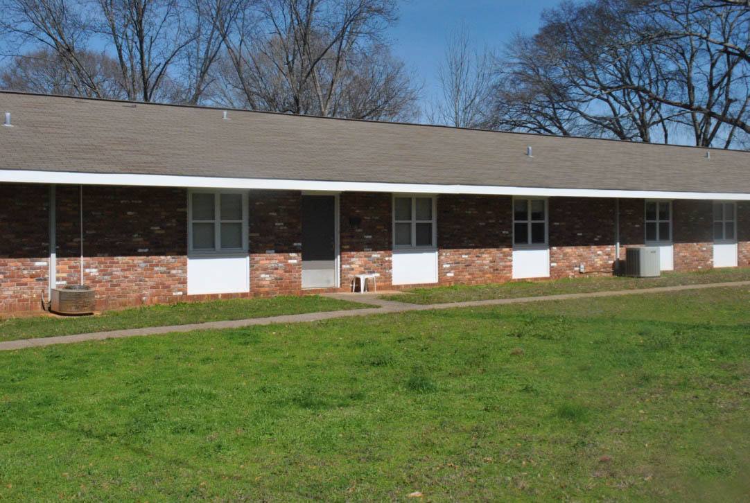 Apartment for rent at 607 College St, Jacksonville, AL 36265