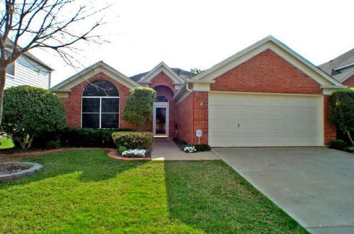 House for rent at 906 Roaring Canyon Rd, Euless, TX 76039