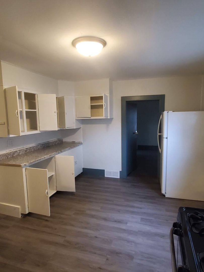 Apartment for rent at 936 Harrison, Beloit, WI 53511